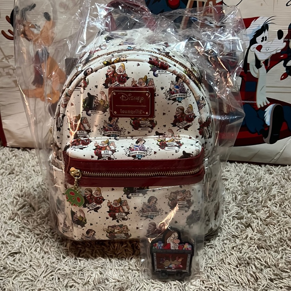 Loungefly Snow White backpack NWT includes keychain!